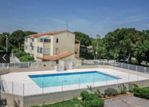 Petite maison sympa dans résidence avec piscine